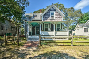 Charming MV Cottage Walk to Dtwn Oak Bluffs!